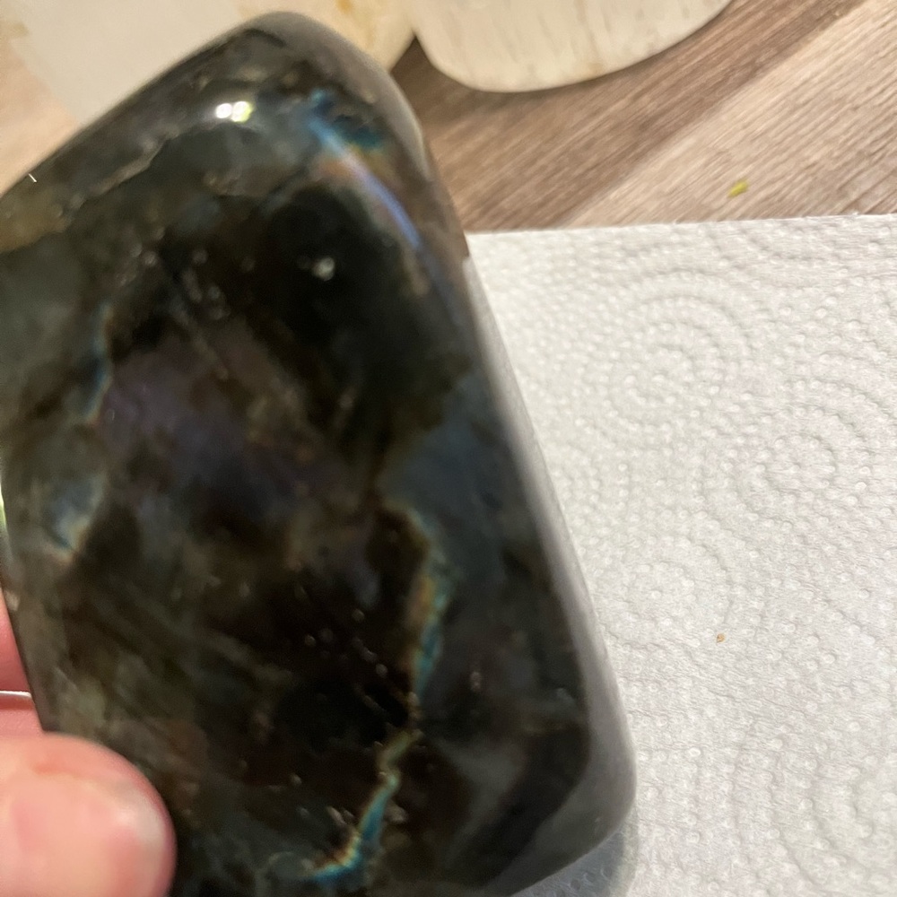Iridescent Labradorite Stone - Picture 7 of 9